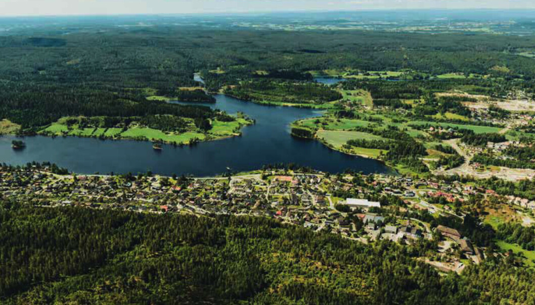 STOR TOMT: Tomten sett fra dronefoto. STOR TOMT: Tomten sett fra dronefoto.