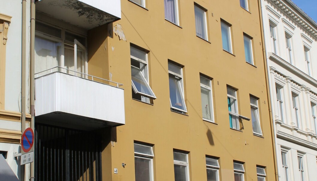 BAK FASADEN: Det vakte oppsikt i sameiet da leveransen av fasadeprodukter kom i svarte søppelsekker. Borgarting lagmannsrett gir nå sameiet medhold i at fasadearbeidet på denne bygården ikke er tilfredsstillende utført. Foto: Lokalhistoriewiki/Chris Nyborg Click BAK FASADEN: Det vakte oppsikt i sameiet da leveransen av fasadeprodukter kom i svarte søppelsekker. Borgarting lagmannsrett gir nå sameiet medhold i at fasadearbeidet på denne bygården ikke er tilfredsstillende utført. Foto: Lokalhistoriewiki/Chris Nyborg Click