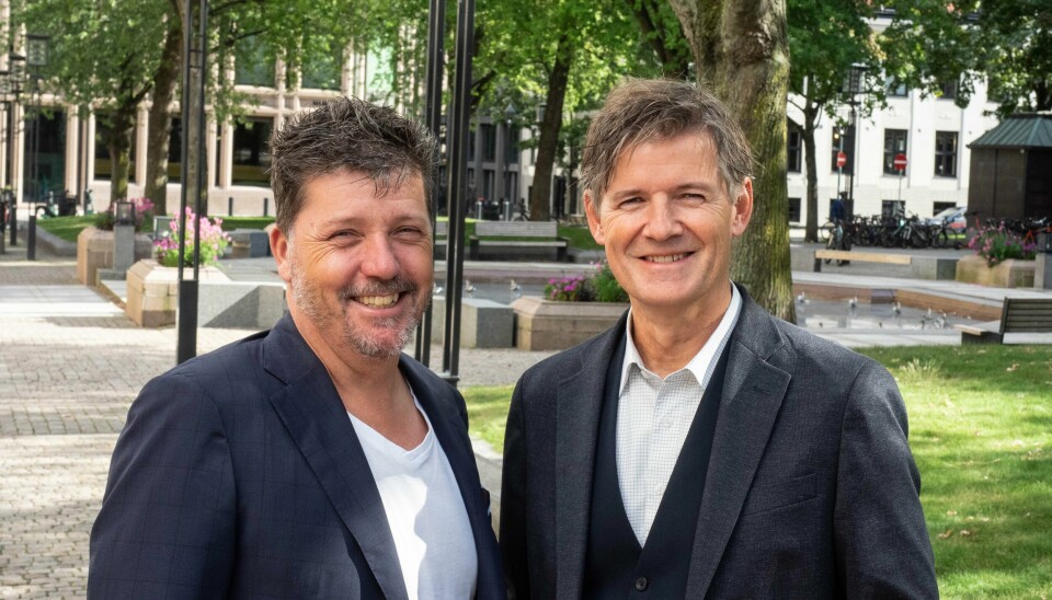 FORNØYD: Ian Holmgaard, Group CEO i Esoft, og COO Espen Torhaug i Inviso gleder seg til fortsettelsen etter Esofts kjøp av Inviso.