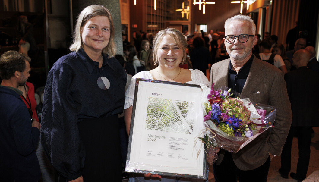 VIL GJØRE BADINGEN TILGJENGELIG: Juryleder Marianne Skjulhaug (tv), vinneren av Aspelin Ramm-prisen 2022, Tanita Guldbrandsen og Aspelin Ramm-sjef Gunnar Bøyum. Foto PixcelCo VIL GJØRE BADINGEN TILGJENGELIG: Juryleder Marianne Skjulhaug (tv), vinneren av Aspelin Ramm-prisen 2022, Tanita Guldbrandsen og Aspelin Ramm-sjef Gunnar Bøyum. Foto PixcelCo