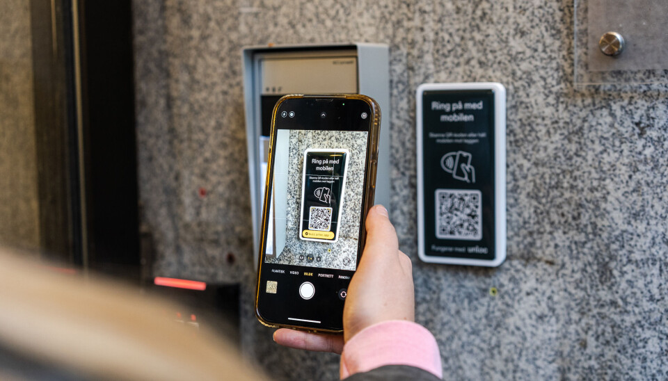 Systemet bruker mobiltelefon og en QR-kode. Systemet bruker mobiltelefon og en QR-kode.