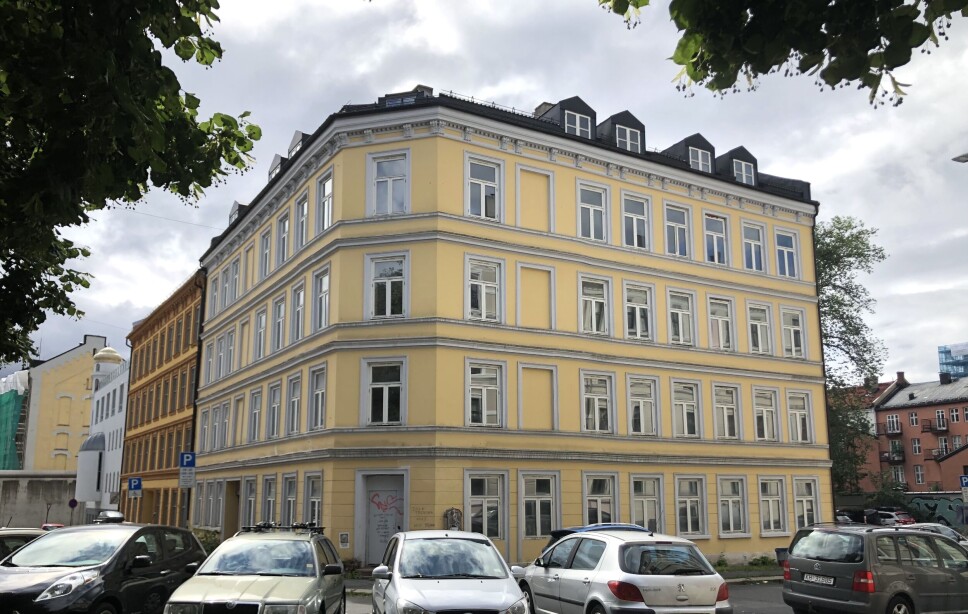 FORLATT: Eierne kjøpte denne bygården for 30 år siden, og har gitt blaffen etter det. FORLATT: Eierne kjøpte denne bygården for 30 år siden, og har gitt blaffen etter det.