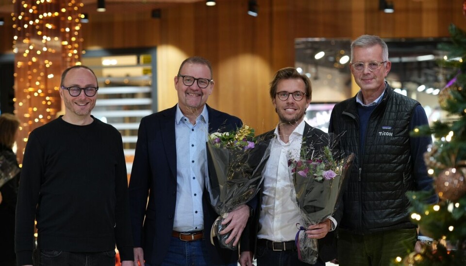 STERKE TALL: Morten Olaisen (tv) og NEMEETs kundetilfredsundersøkelsen Norsk Leietakerindeks ga heder og ære til Arve Pedersen (tv) i Hundholmen Byutvikling og Thomas Falck-Pedersen og Asgeir K. Svendsen i Ticon . J.B. Ugland Eiendom hadde ikke anledning til å være med på KTI-dagen til NEMEET. STERKE TALL: Morten Olaisen (tv) og NEMEETs kundetilfredsundersøkelsen Norsk Leietakerindeks ga heder og ære til Arve Pedersen (tv) i Hundholmen Byutvikling og Thomas Falck-Pedersen og Asgeir K. Svendsen i Ticon . J.B. Ugland Eiendom hadde ikke anledning til å være med på KTI-dagen til NEMEET.