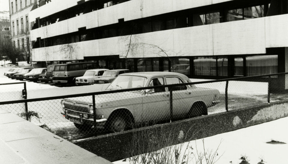 OSCARS GATE 16: Bildet fra tidlig på 1980-tallet viser en russiskbygd Volga foran Oscars gate 16-18.