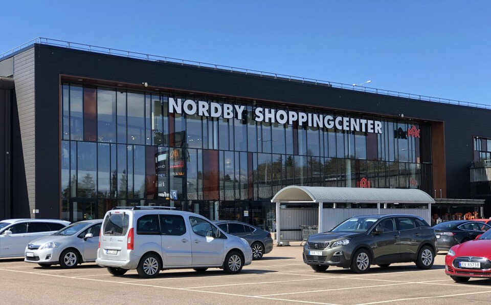 PENGEMASKIN: Nordmenn er tilbake for fullt i Nordby Shoppingcenter og de andre svenske kjøpesentrene.