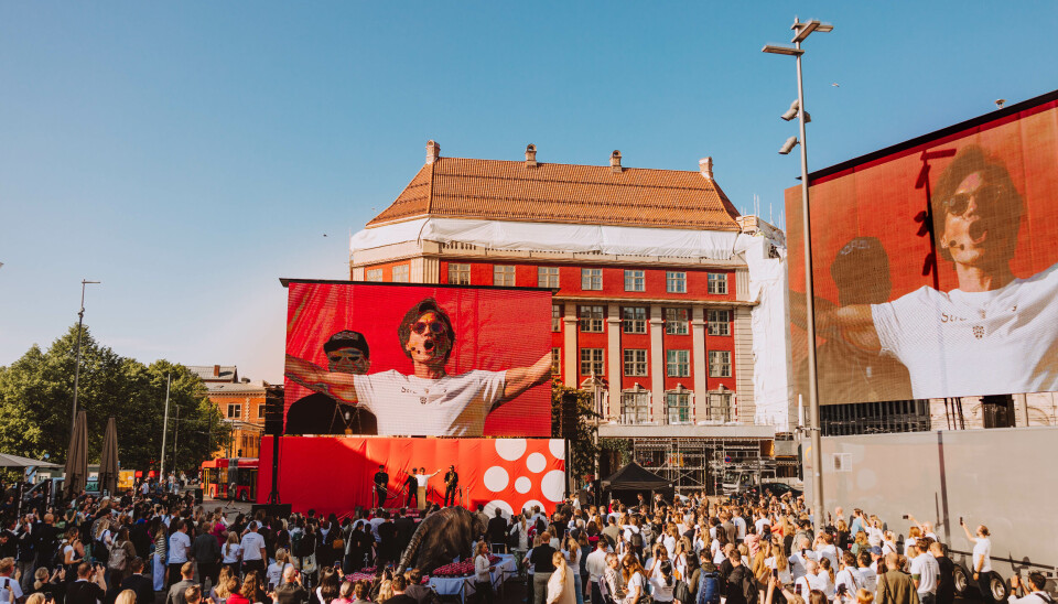 Navnebyttet ble markert på Jernbanetorget i Oslo. Navnebyttet ble markert på Jernbanetorget i Oslo.