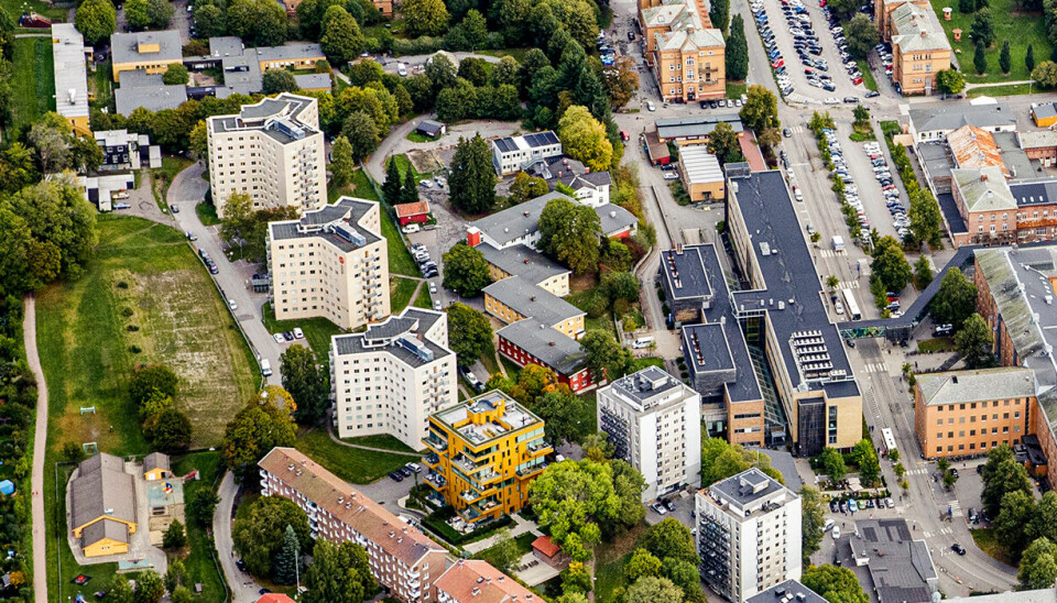 BLOKKER: Obos har kjøpt eiendommen mellom de tre høyhusene og Ullevål sykehus.