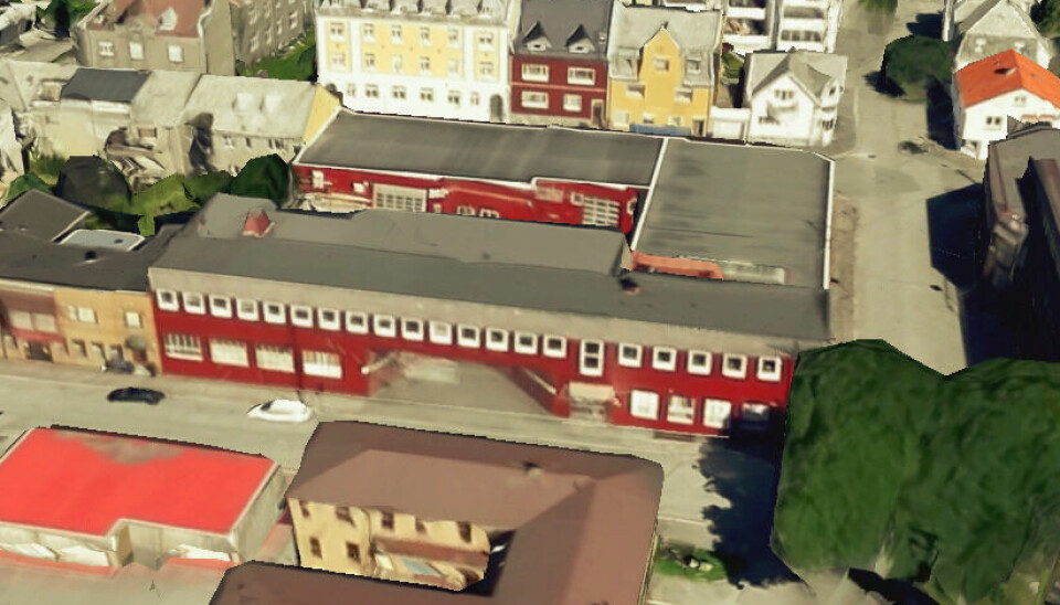 ERSTATTES: Utviklerne vil erstatte det røde bygget midt på bildet med en nytt kontor- og boligblokk.