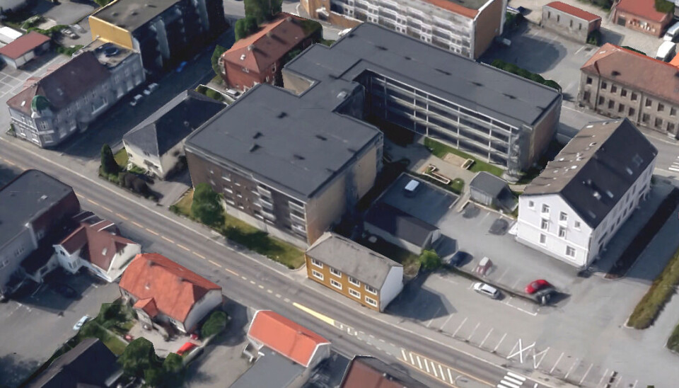 FORTETTING: Det er blant annet på denne parkeringsplassen utviklerne vil bygge ei blokk.