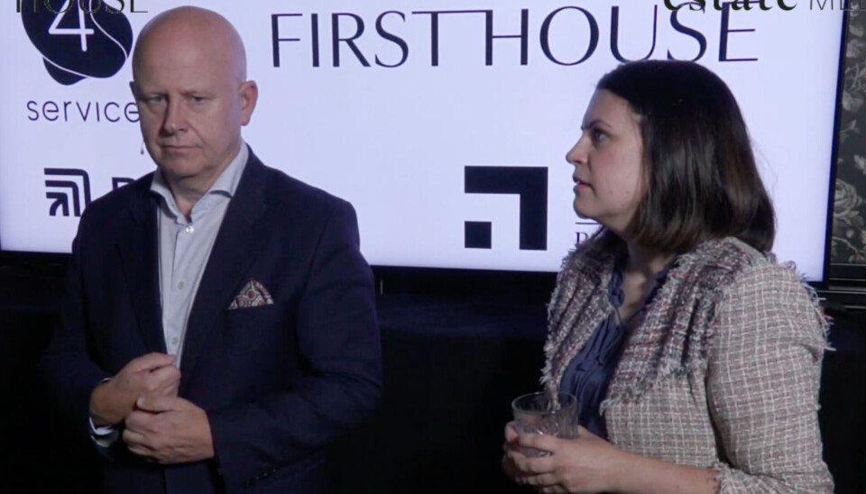 EIENDOMSDAGEN: Baard Schumann og OBOS-topp Ingunn Andersen Randa diskuterte boligpolitikk under Eiendomsdagen til Estate Media og First House på Arendalsuka.