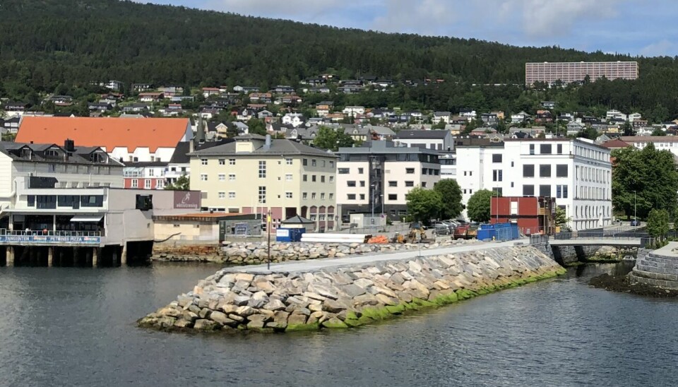 SJØNÆRT: Hamnegata 47 og 49 ligger til venstre dette bildet som er tatt før hele Sjøfronten-prosjektet sto ferdig.