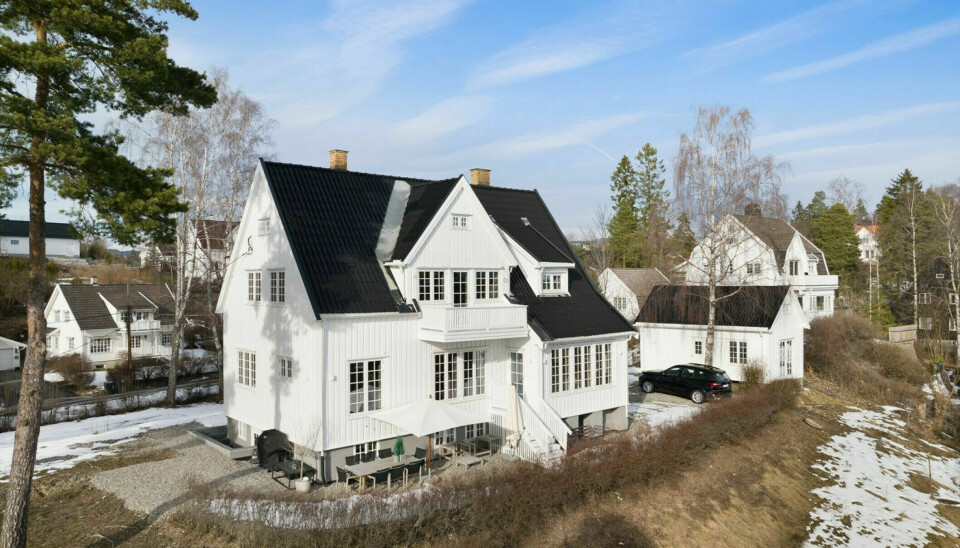 PRISKUTT PÅ 15 MILLIONER: Denne eiendommen i Bærum ble først lagt ut for 45 millioner kroner, men salget har latt vente på seg. Nå er prisen kuttet kraftig. Foto: Nordvik Bygdøy Allé