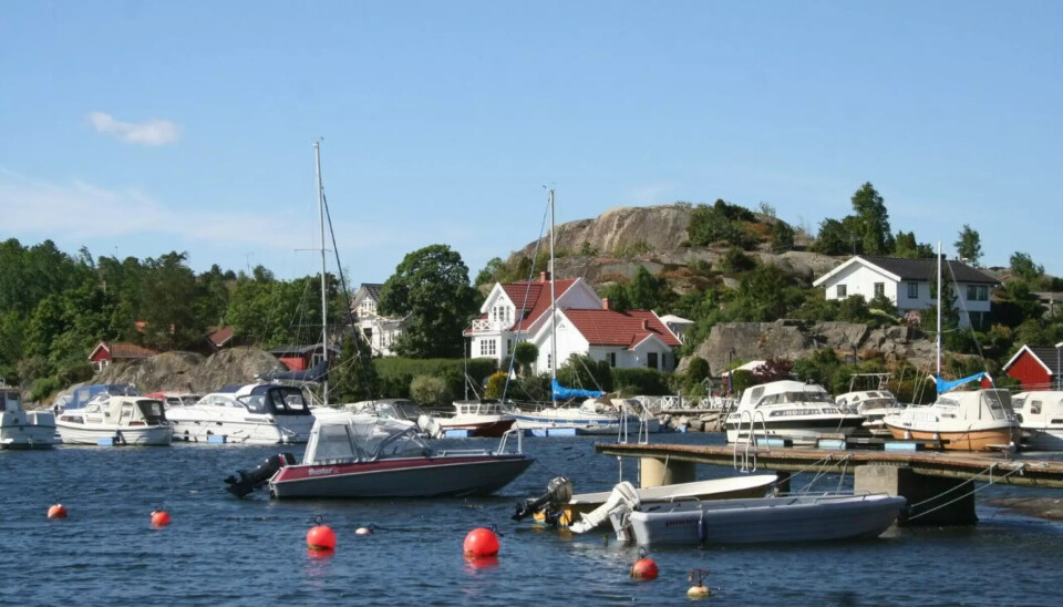 HØY SPENNING: Hyttekjøperen likte dårlig at strandeiendommen viste seg å inneholde en aktiv høyspentkabel. Nå har kjøperen fått medhold i Finansklagenemnda, men bare delvis.