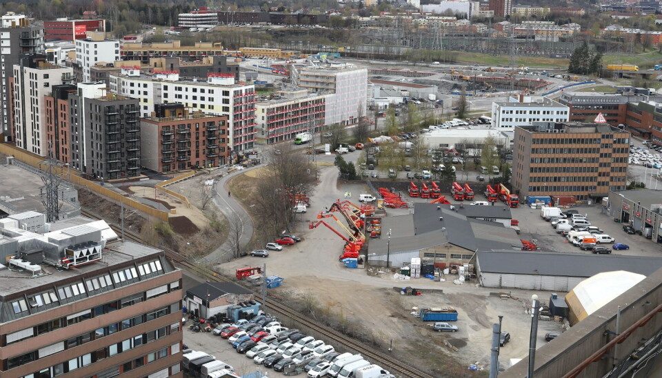STORT: Økern S skal bygges på det store området til høyre, like ved Obos' nye blokker på Ulven. Økern Ulven Selma Ellefsens vei. Foto: Glen Widing