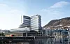 HØYHUS: GC Rieber Eiendom planlegger et 17 etasjers hotell- og konferansesenter i Solheimsviken. Slik ser Paal Kahrs Arkitekter, som har samarbeidet med Og Arkitekter om tegningene, for seg bygget. Men ikke alle lar seg begeistre. (TEGNING: Paal Kahrs Arkitekter/OG Arkitekter)