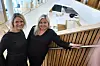 Therese Schütz Pettersen (46) (t.v.) og Jannicke Seljevoll Herleiksplass (40) er de mestselgende meglerne til Eiendomsmegler Vest. (Foto: Torgeir Hågøy)