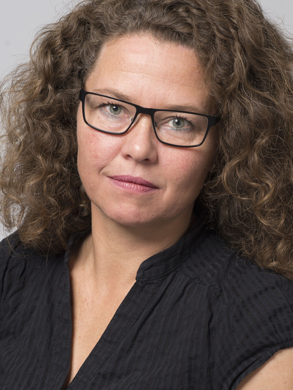 Aud Tennøy er forskningsleder for byutvikling og bytransport på Transportøkonomisk institutt (TØI). Hun har master- og doktorgrad i by- og regionplanlegging. Hun har jobbet med planlegging, byutvikling og bytransport i hele sin karriere, både som planlegger i Miljøbyen Gamle Oslo og som forsker ved NIBR og TØI.
FOTO: TØI