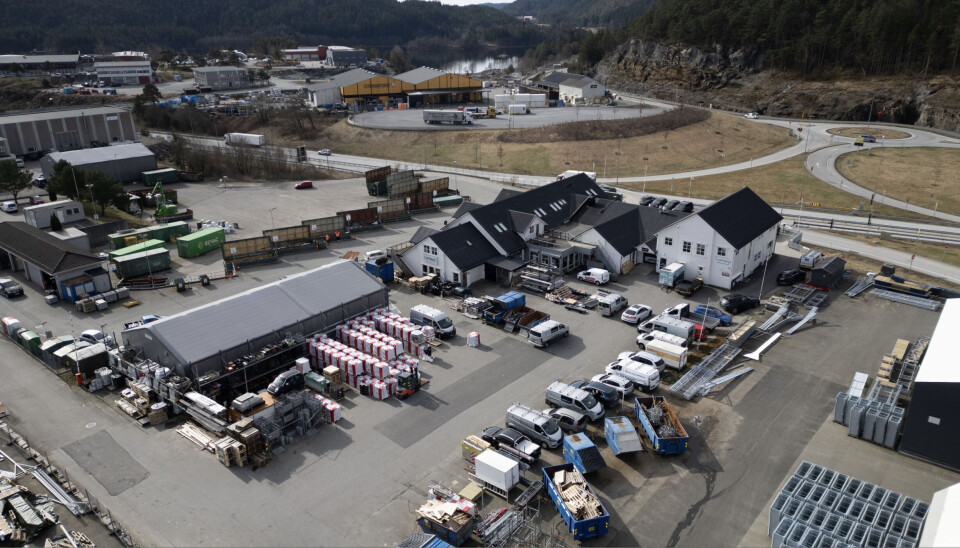 1.677 KVM: Bygningsmassen utgjør totalt 1.677 kvm BTA.