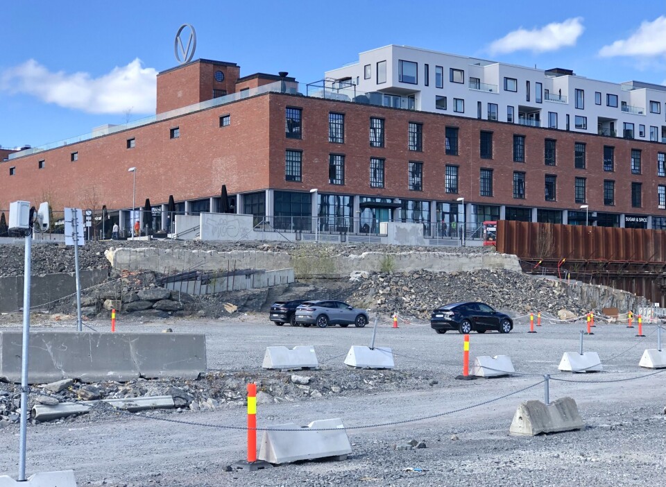 BOLIGER: Hvis Höegh Eiendomsselskap får det som de vil blir det blokker på denne tomme plassen. Bøkkerveien Vinslottet. Foto: Glen Widing