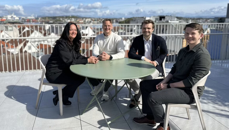 SAMARBEID: LINK Arkitekturs administrerende direktør Grethe Haugland inngår avtale med gründerne av Heime: Christian H. Skjelbakken, Vetle Bringsjord og Kristian Aksland.