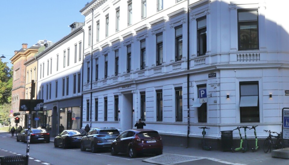 UTELIVSMELL: To dager etter åpning av utestedet her i Kristian IVs gate, stengte utelivet i Norge ned. Utleieren mener innehaveren burde kastet inn håndkleet allerede da. Oslo tingrett mener utleier tok en bevisst risiko. Kristian IVs gate 13-15. Foto: Glen Widing