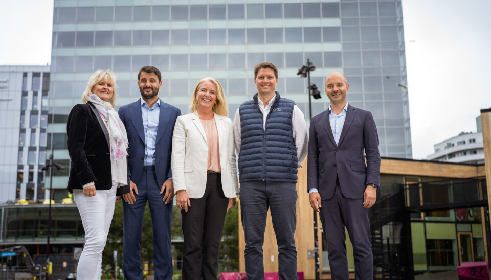 Fra venstre Anne Bruun-Olsen og Emilio Azar i Cushman & Wakefield Realkapital, Ellen Furru i Visma, Andreas Wang i CapMan Real Estate og Jonas Myhre i Akershus Eiendom.