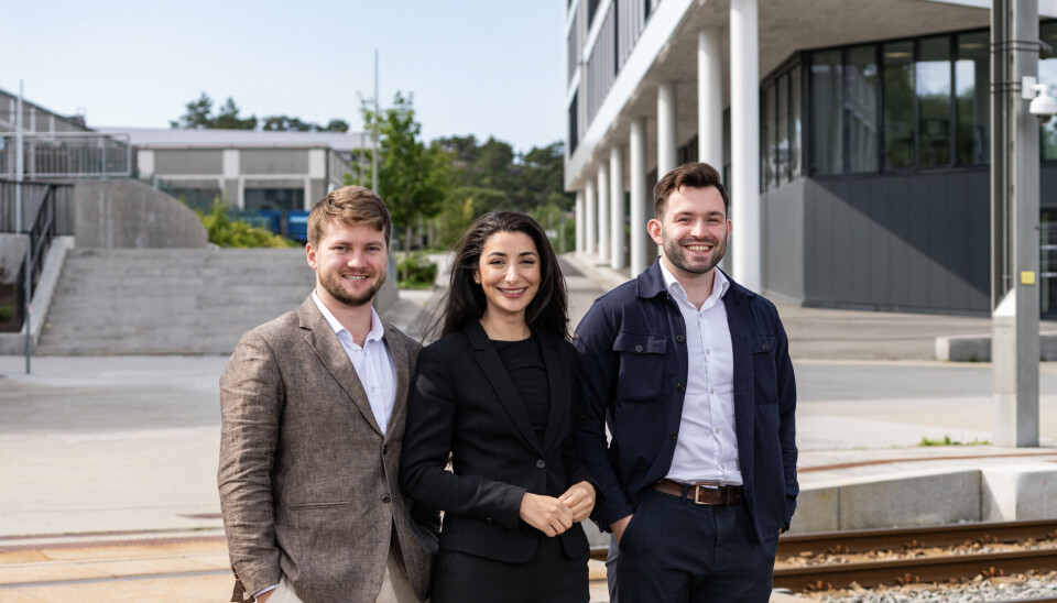 NYTT TECHSELSKAP: Mathias Haugsbø (CTO i DigiSale) til venstre, Sarah Sleeman (CEO i DigiHome) i midten og Njål Eliasson (CEO i DigiSale) til høyre. Fotograf: Even Mellum