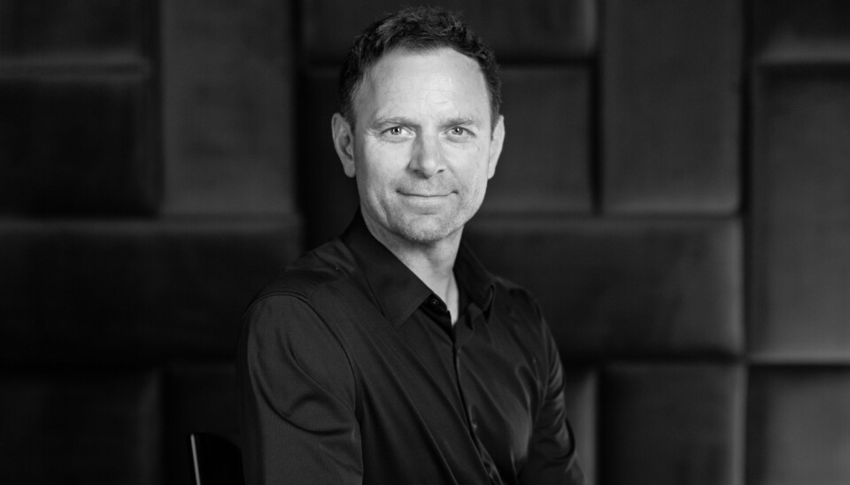 Kjetil Thulin i Auga Eiendom peker på at selskapets nybygg ikke lenger er tradisjonelle bilhus, men fleksible verksted-, logistikk- og industribygg som kan tilpasses flere aktører gjennom byggets levetid. Foto: Auga Eiendom